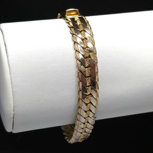 Vintage Napier Bracelet, Gold Plated Herringbone Chain, 1980s, 7 1/4" - Picture 6 of 10